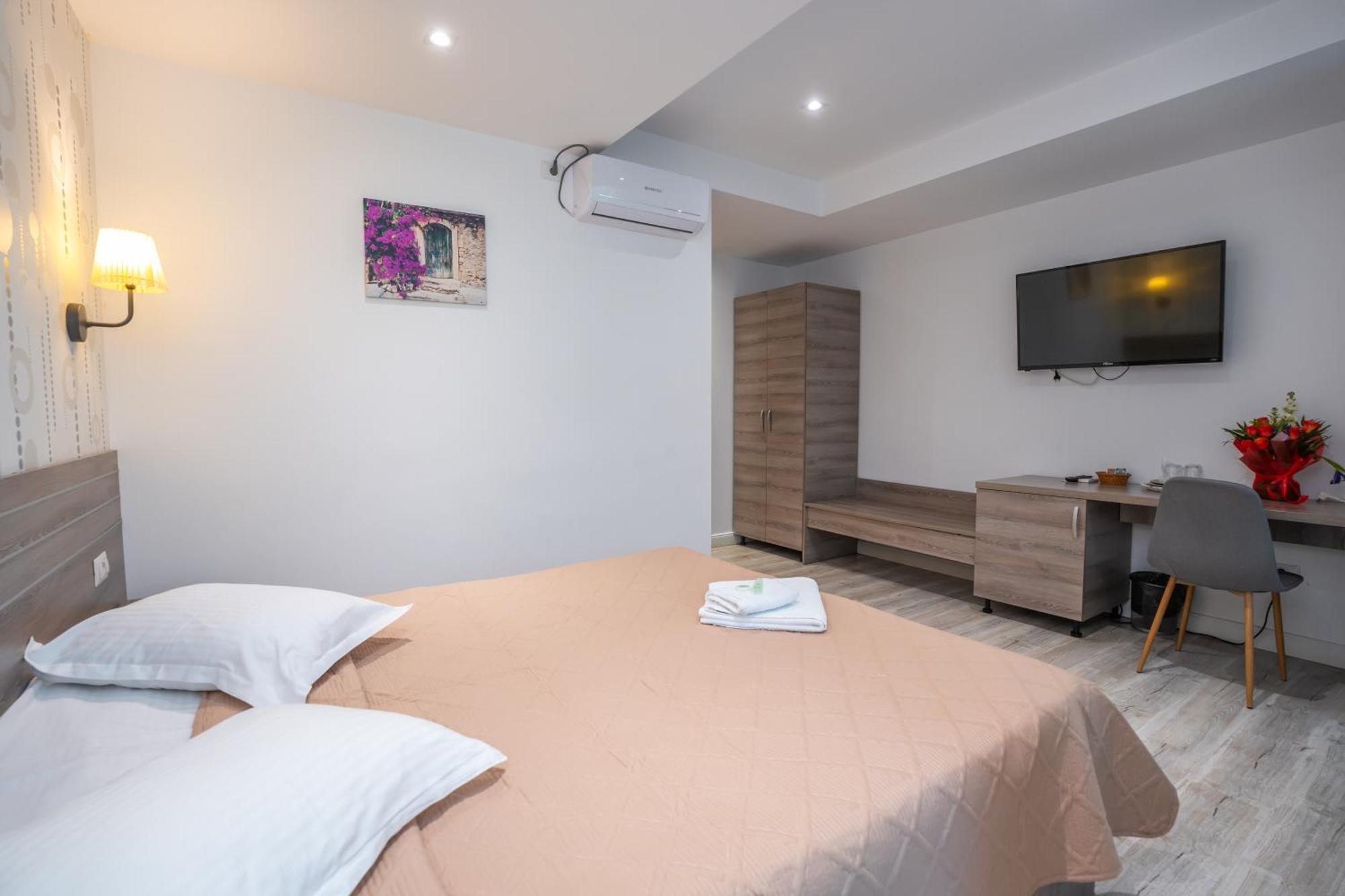 Hotel Liad City Center Bukares Bagian luar foto