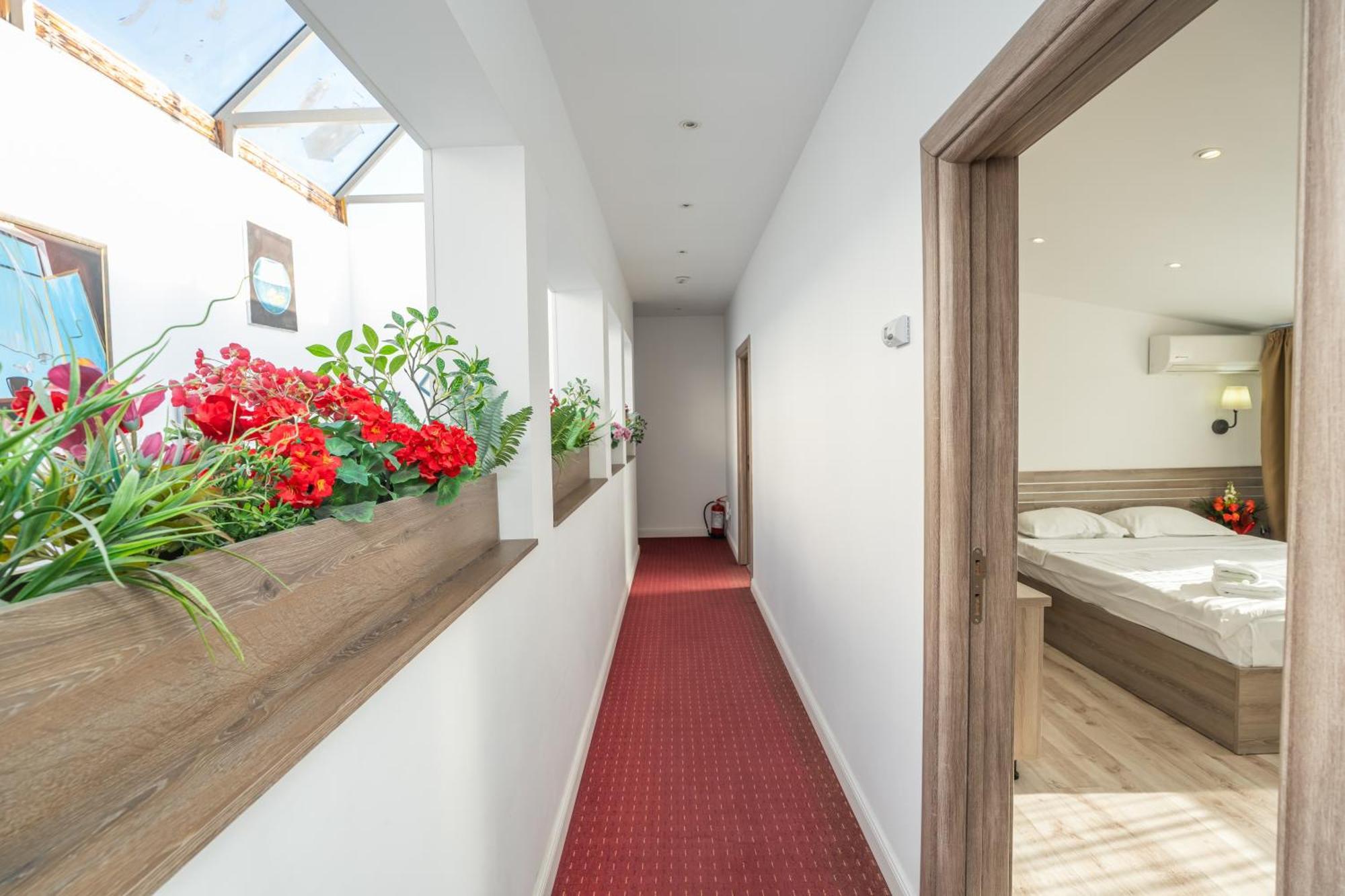 Hotel Liad City Center Bukares Bagian luar foto
