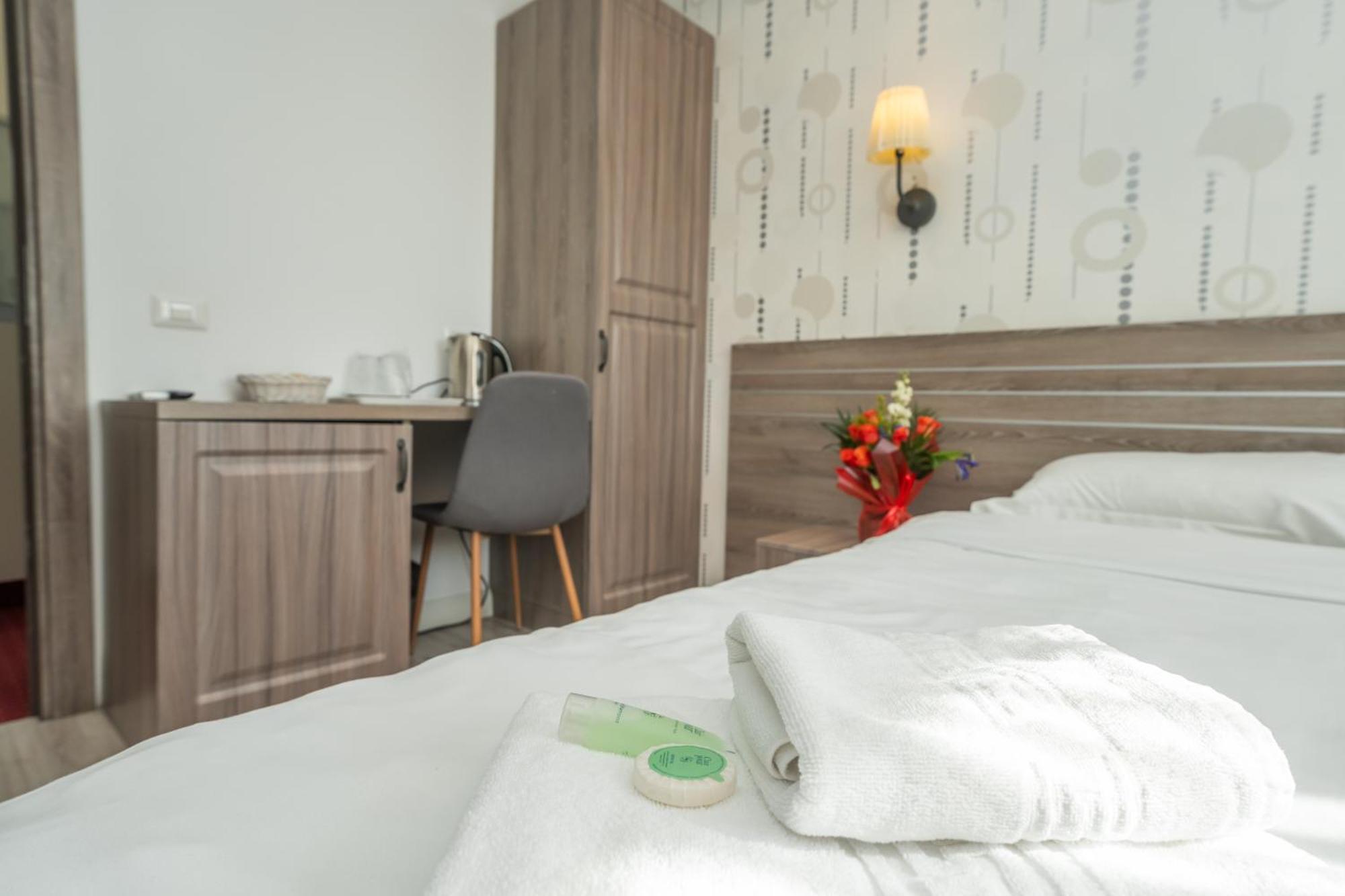 Hotel Liad City Center Bukares Bagian luar foto