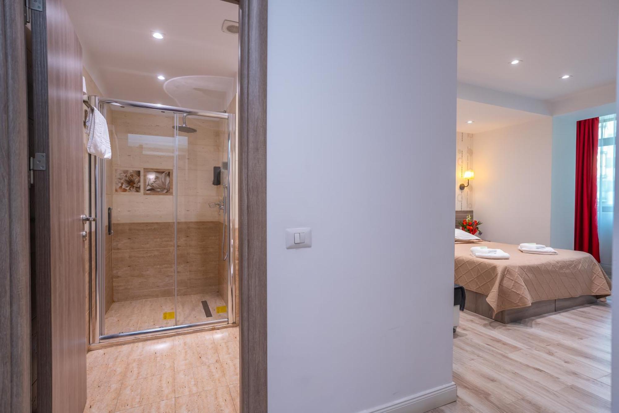 Hotel Liad City Center Bukares Bagian luar foto