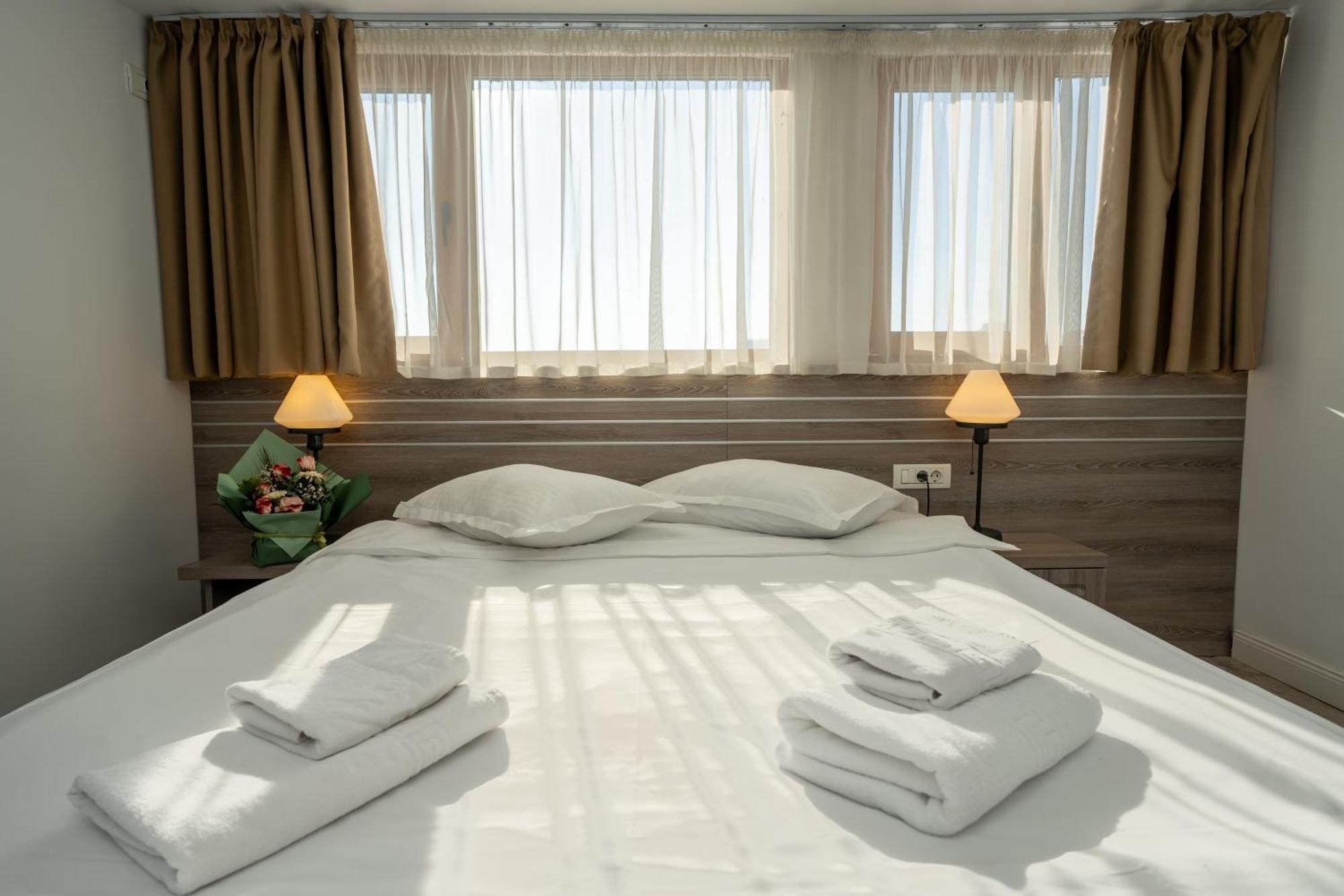 Hotel Liad City Center Bukares Bagian luar foto