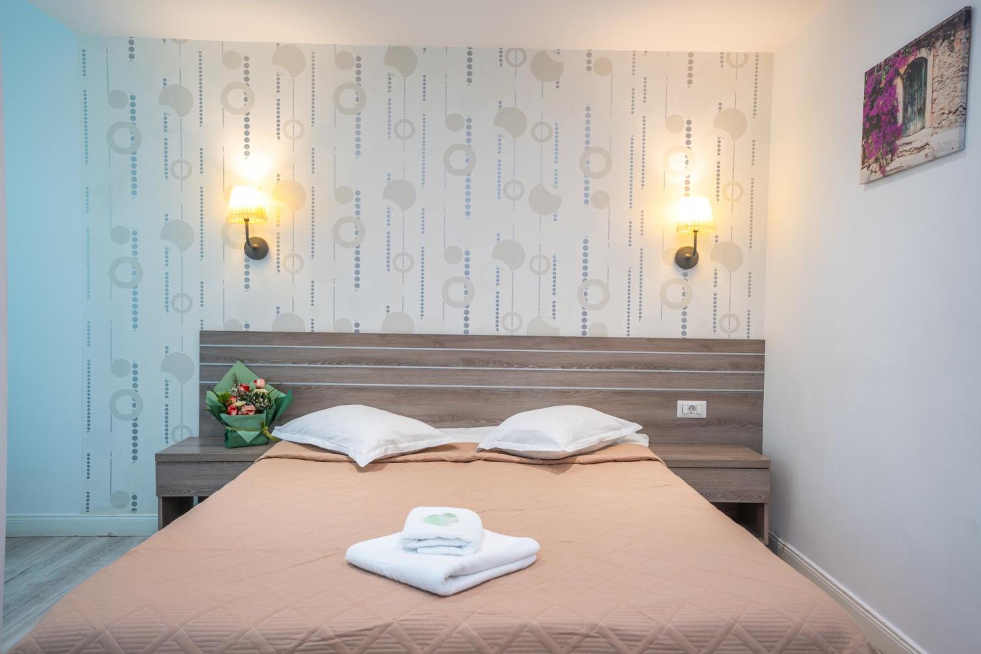 Hotel Liad City Center Bukares Bagian luar foto
